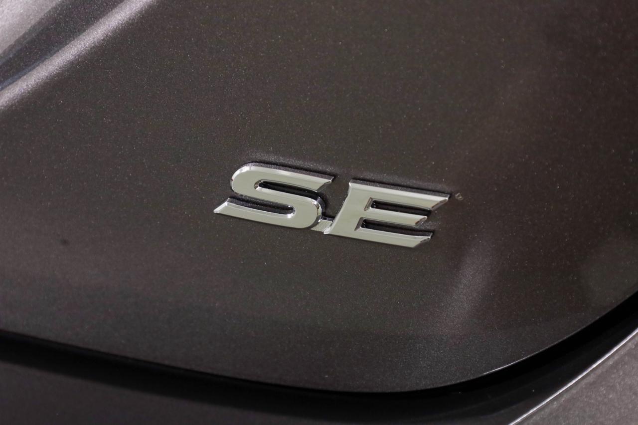 Toyota Camry SE 4D Sedan 2021