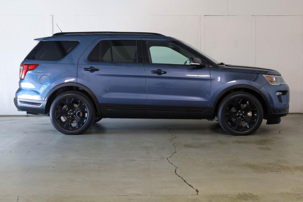 Ford Explorer photo 4
