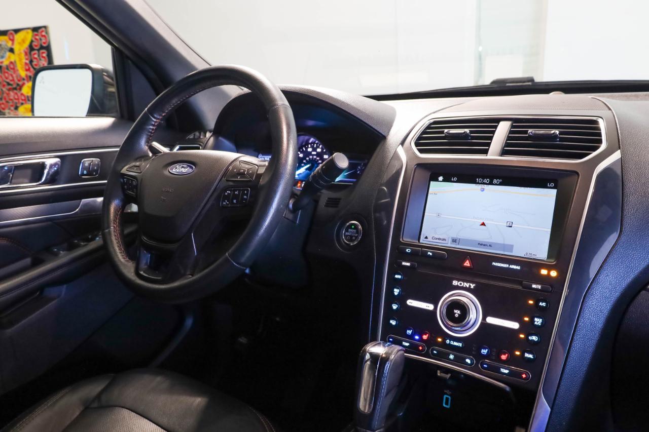 Ford Explorer photo 14
