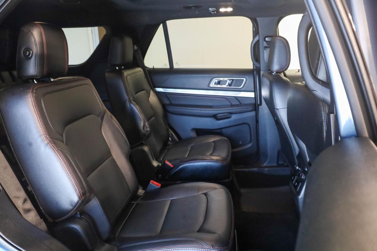Ford Explorer photo 21