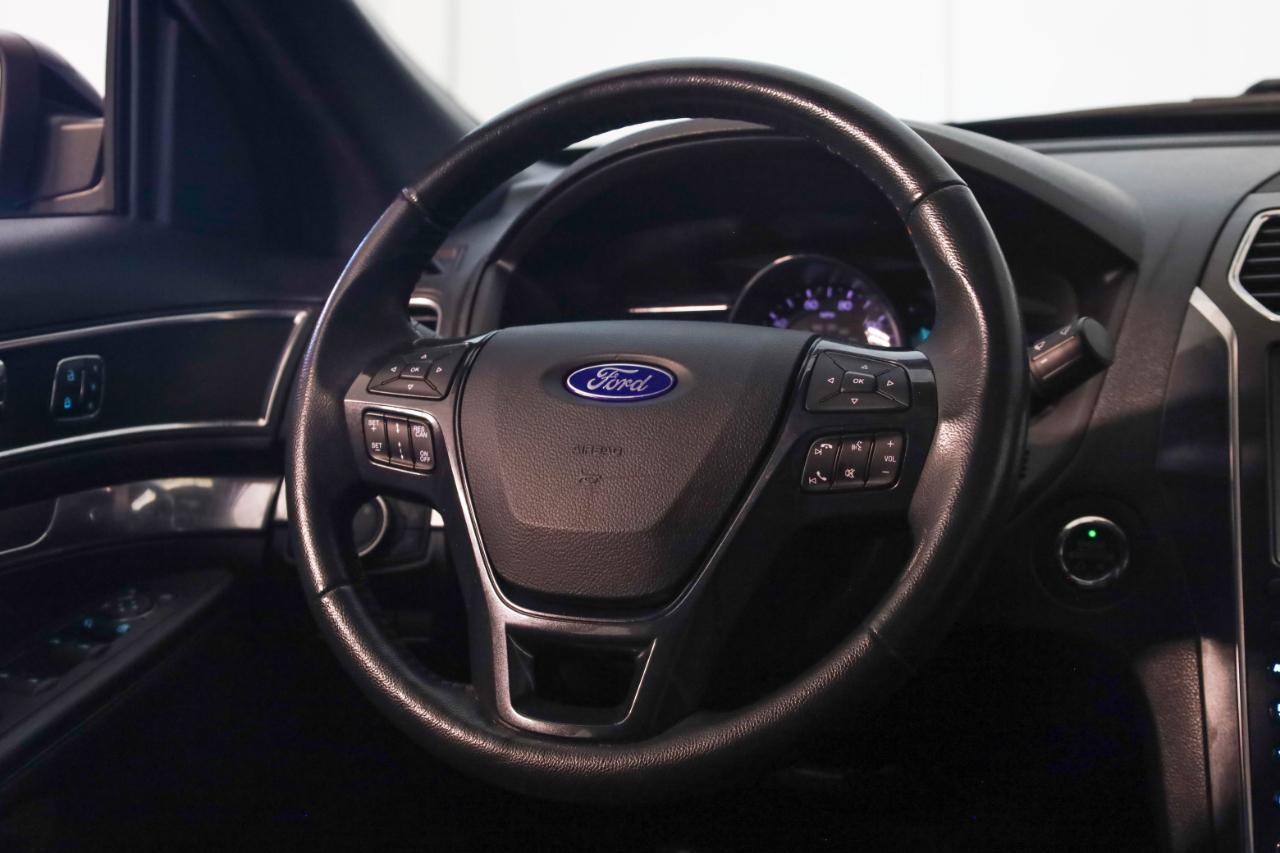 Ford Explorer photo 24
