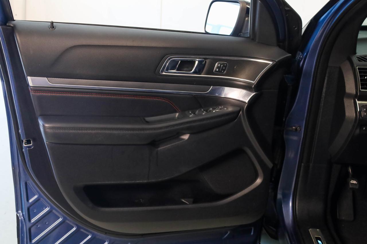 Ford Explorer photo 32