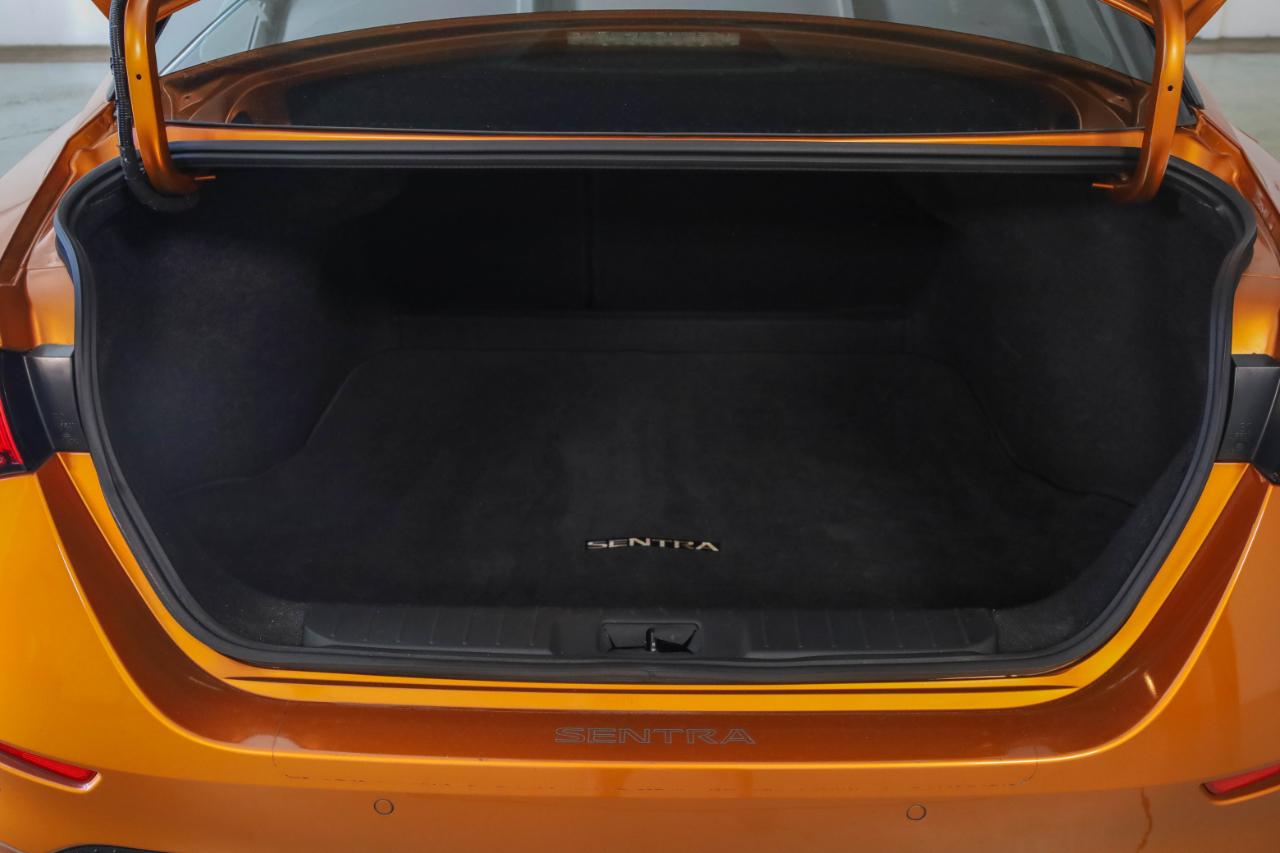 Nissan Sentra SR CVT 2021