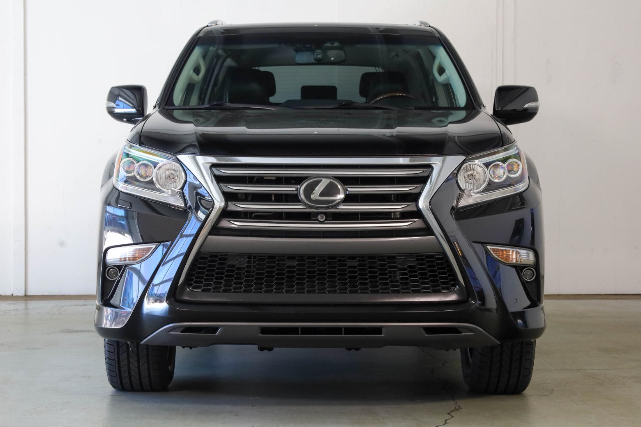 Lexus GX photo 3