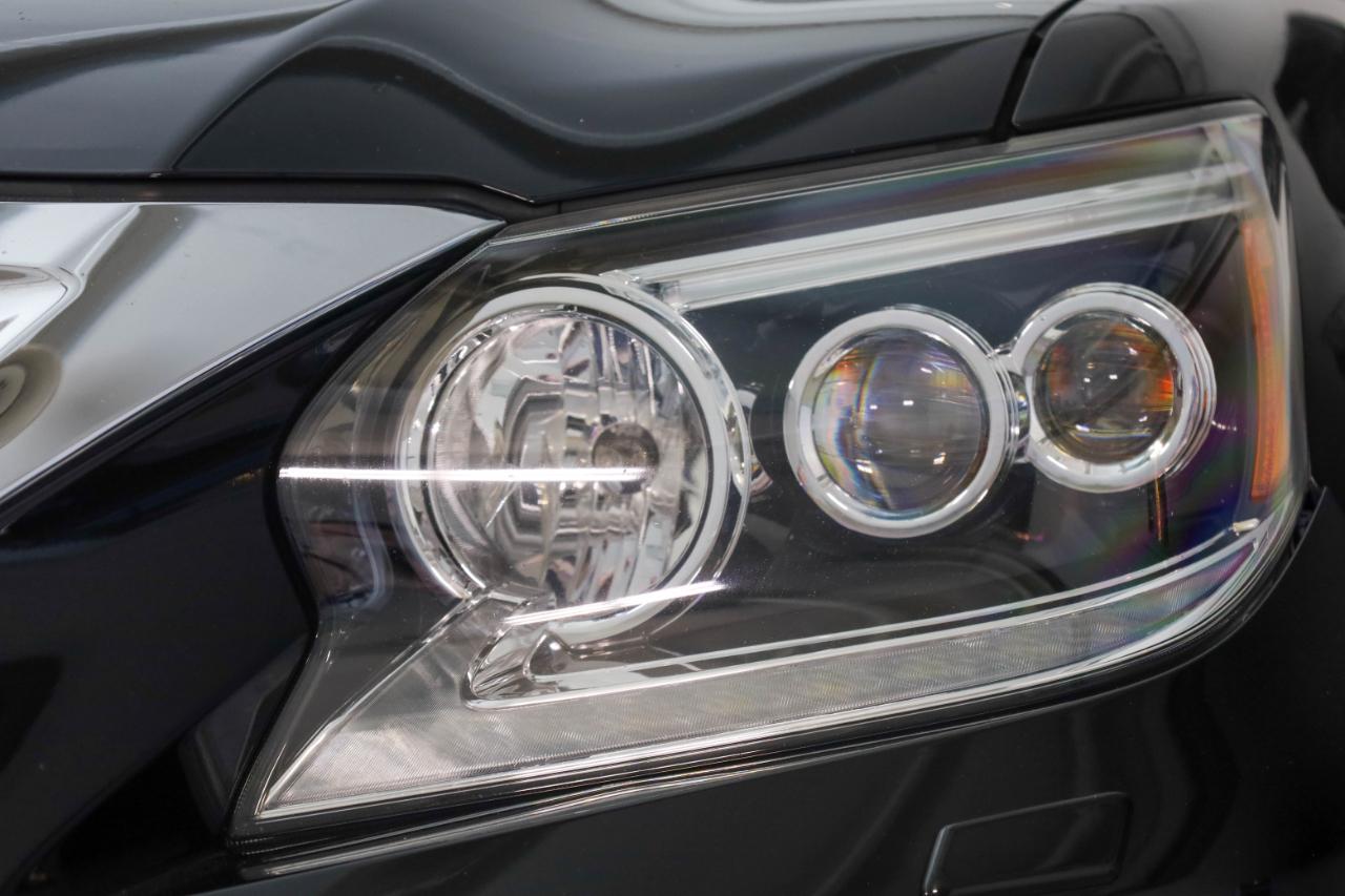 Lexus GX photo 13