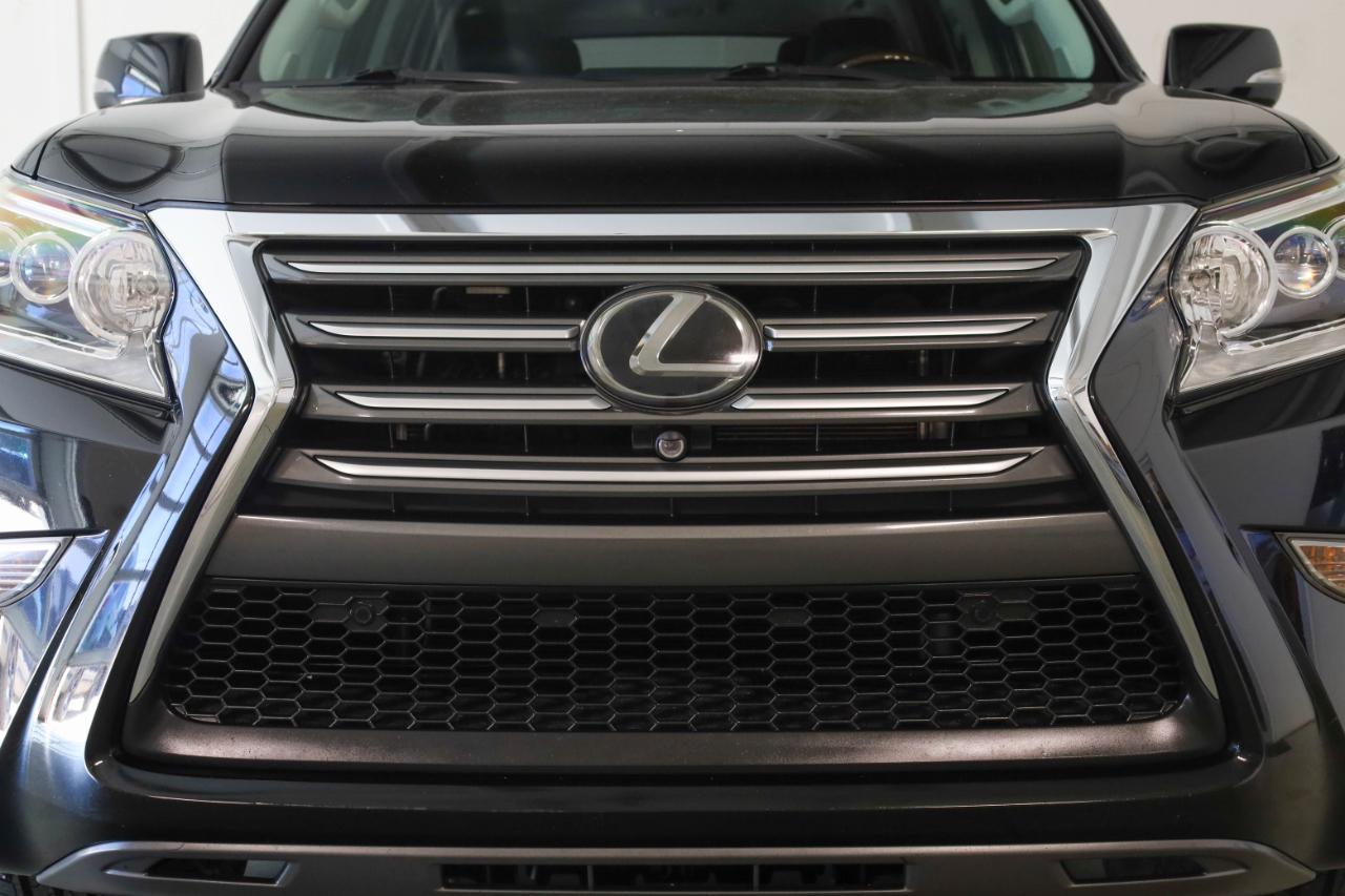 Lexus GX photo 16