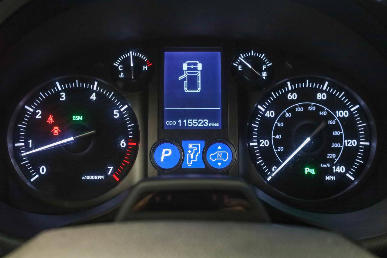 Lexus GX photo 25