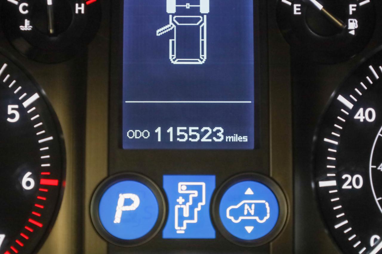 Lexus GX photo 8
