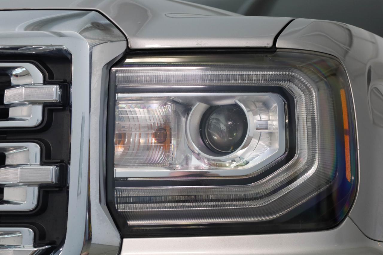 GMC Sierra photo 13