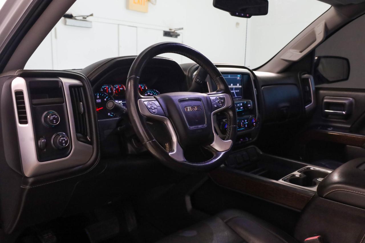 GMC Sierra photo 11