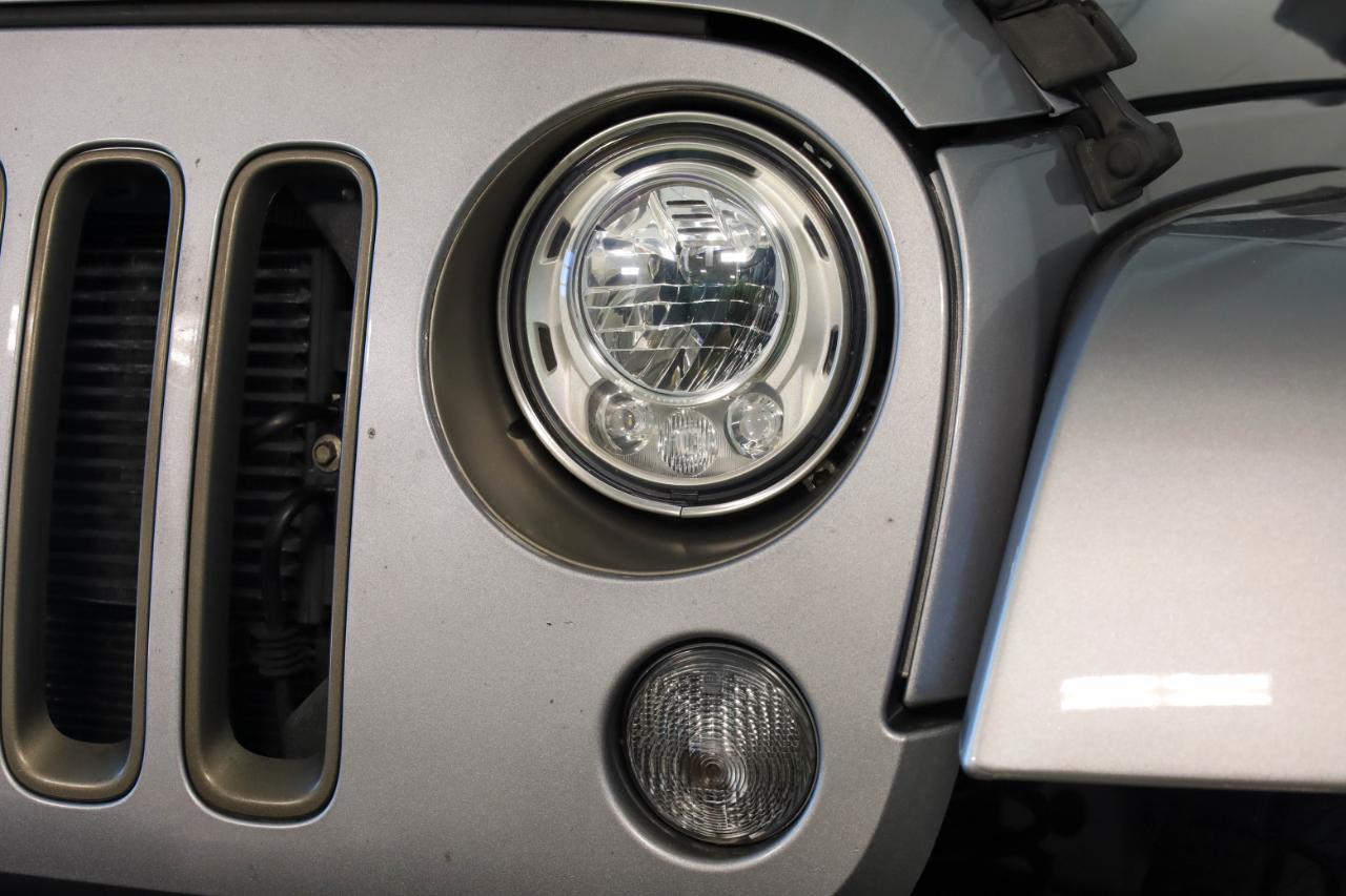 Jeep Wrangler photo 13