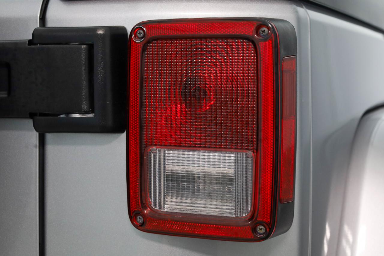 Jeep Wrangler photo 22