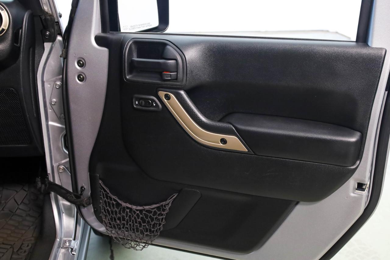 Jeep Wrangler photo 39