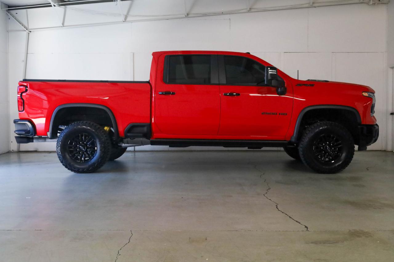 Chevrolet Silverado HD photo 4
