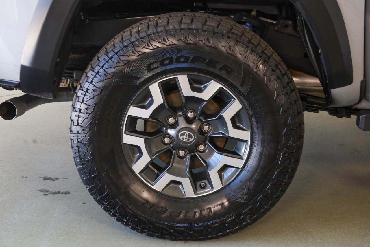 Toyota Tacoma photo 46