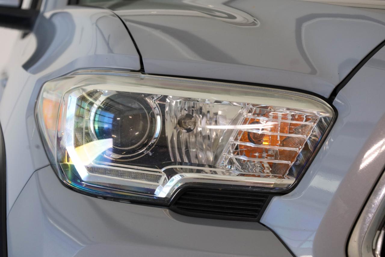 Toyota Tacoma photo 10