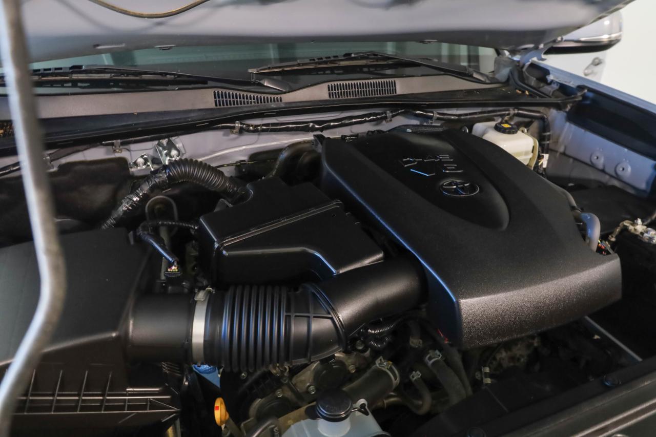 Toyota Tacoma photo 45
