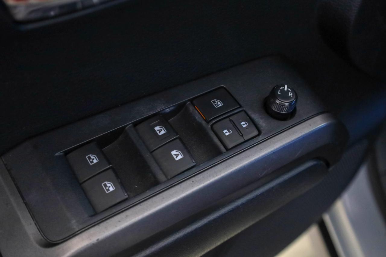Toyota Tacoma photo 28