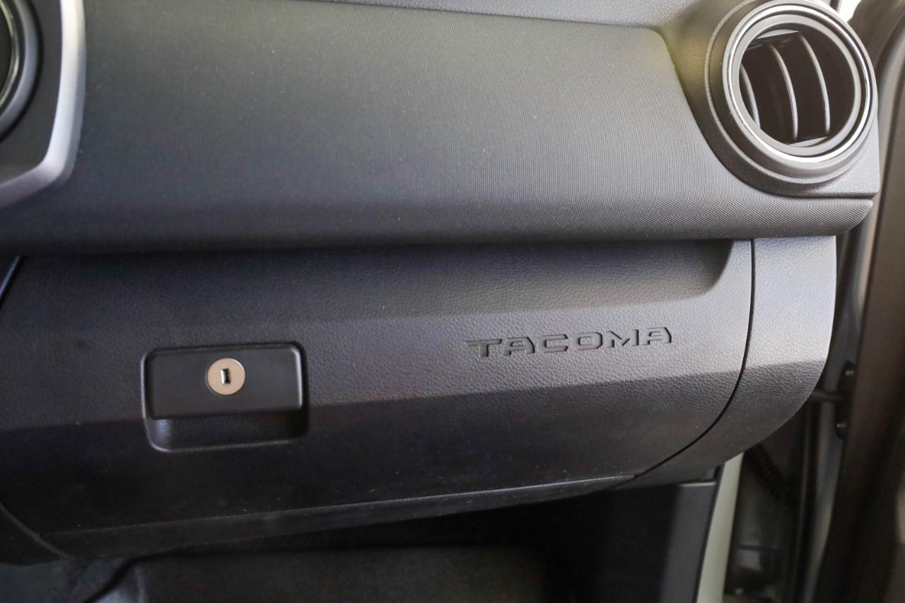 Toyota Tacoma photo 39