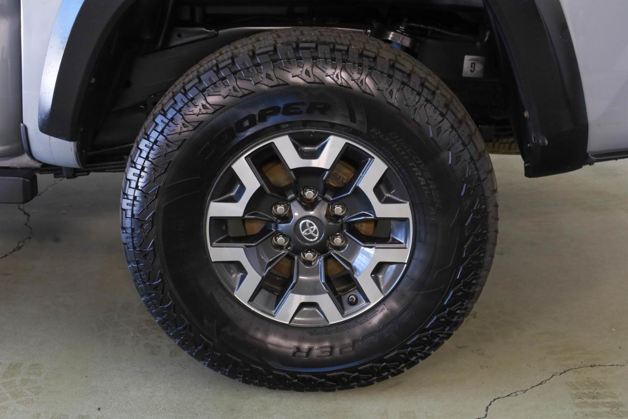 Toyota Tacoma photo 49