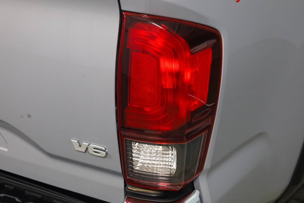 Toyota Tacoma photo 21