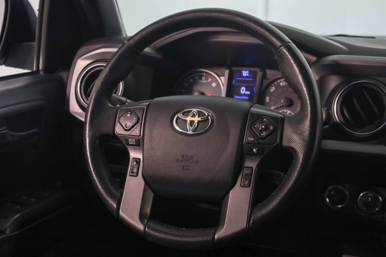 Toyota Tacoma photo 22