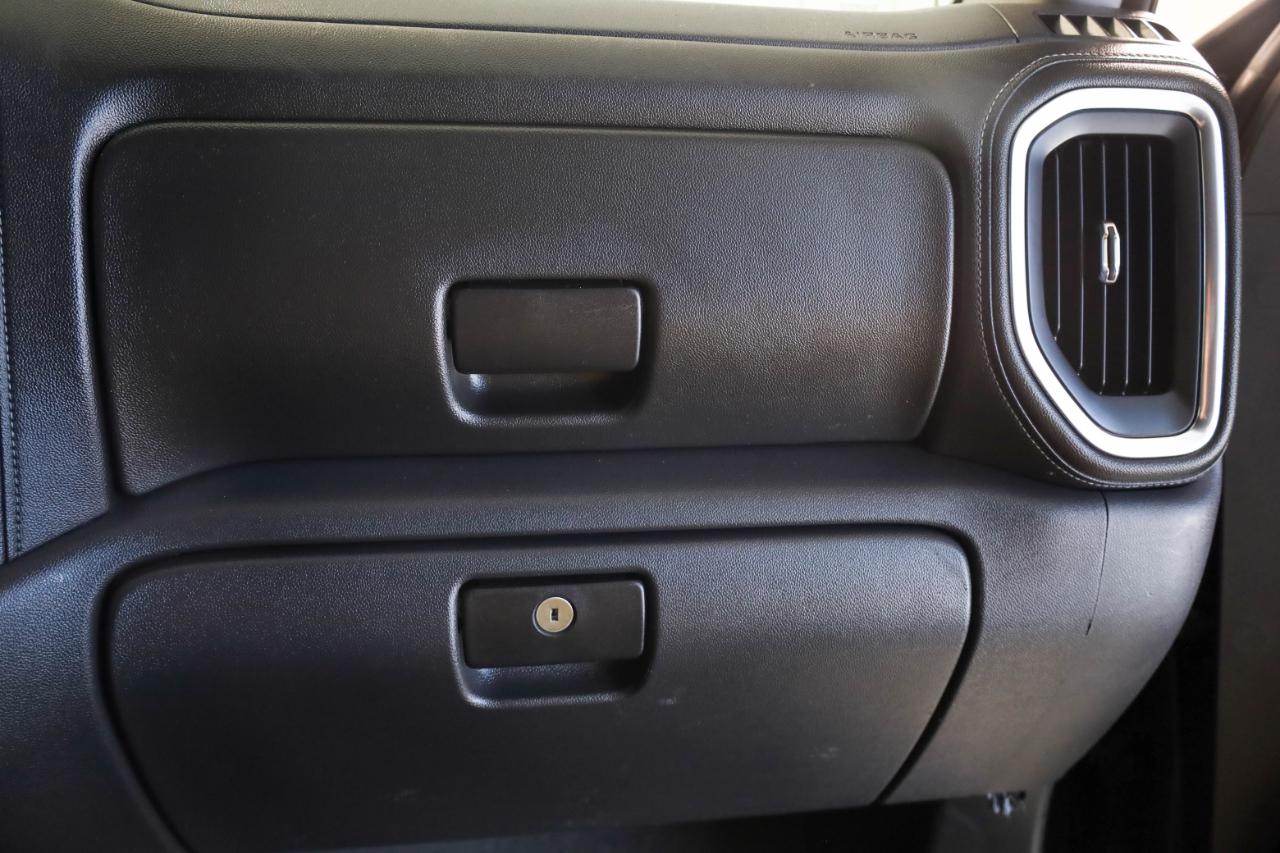 Chevrolet Silverado photo 39