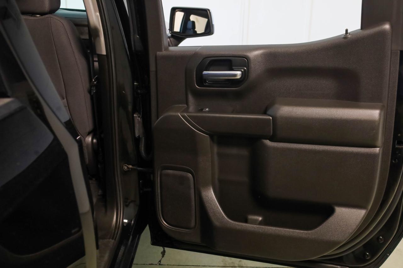 Chevrolet Silverado photo 36