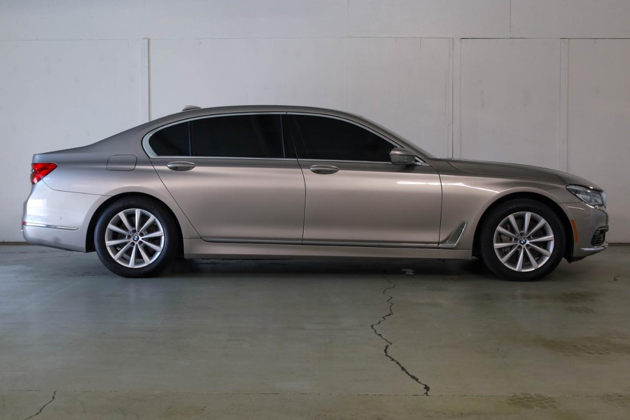 BMW 750i, B7 photo 4