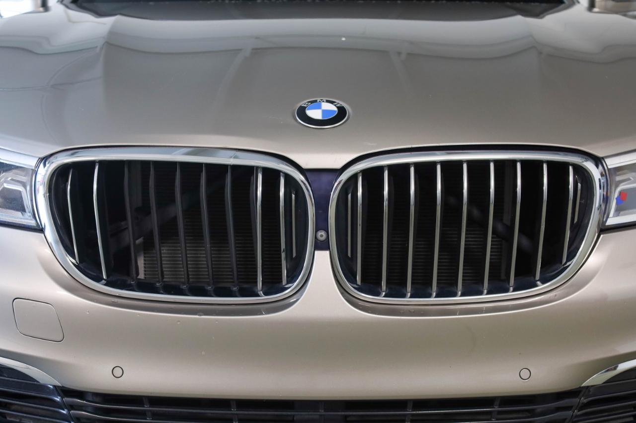 BMW 750i, B7 photo 16