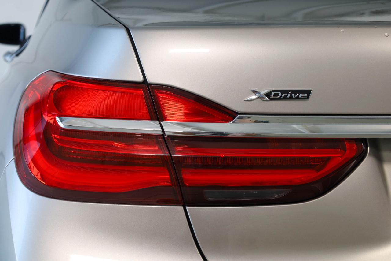 BMW 750i, B7 photo 19