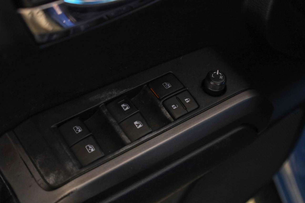 Toyota Tacoma photo 30