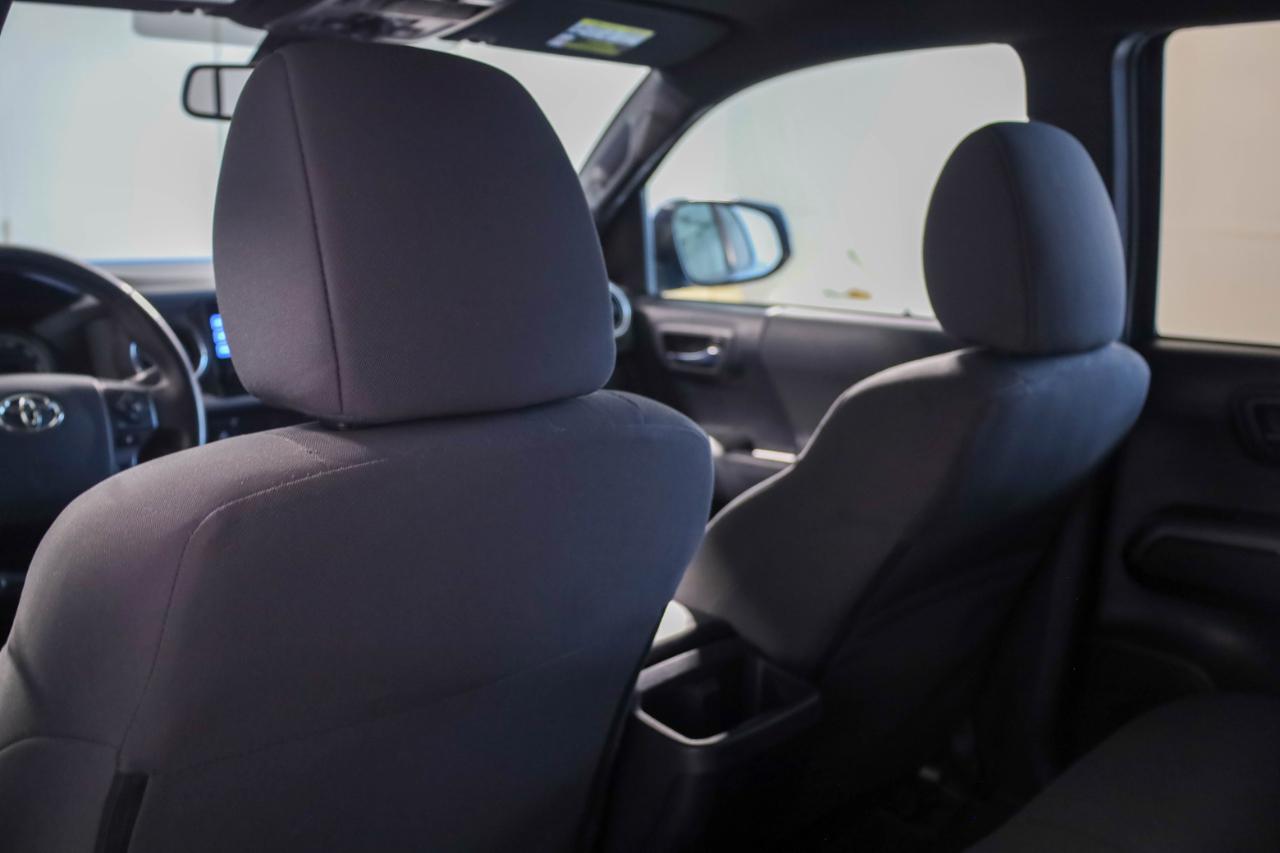 Toyota Tacoma photo 18