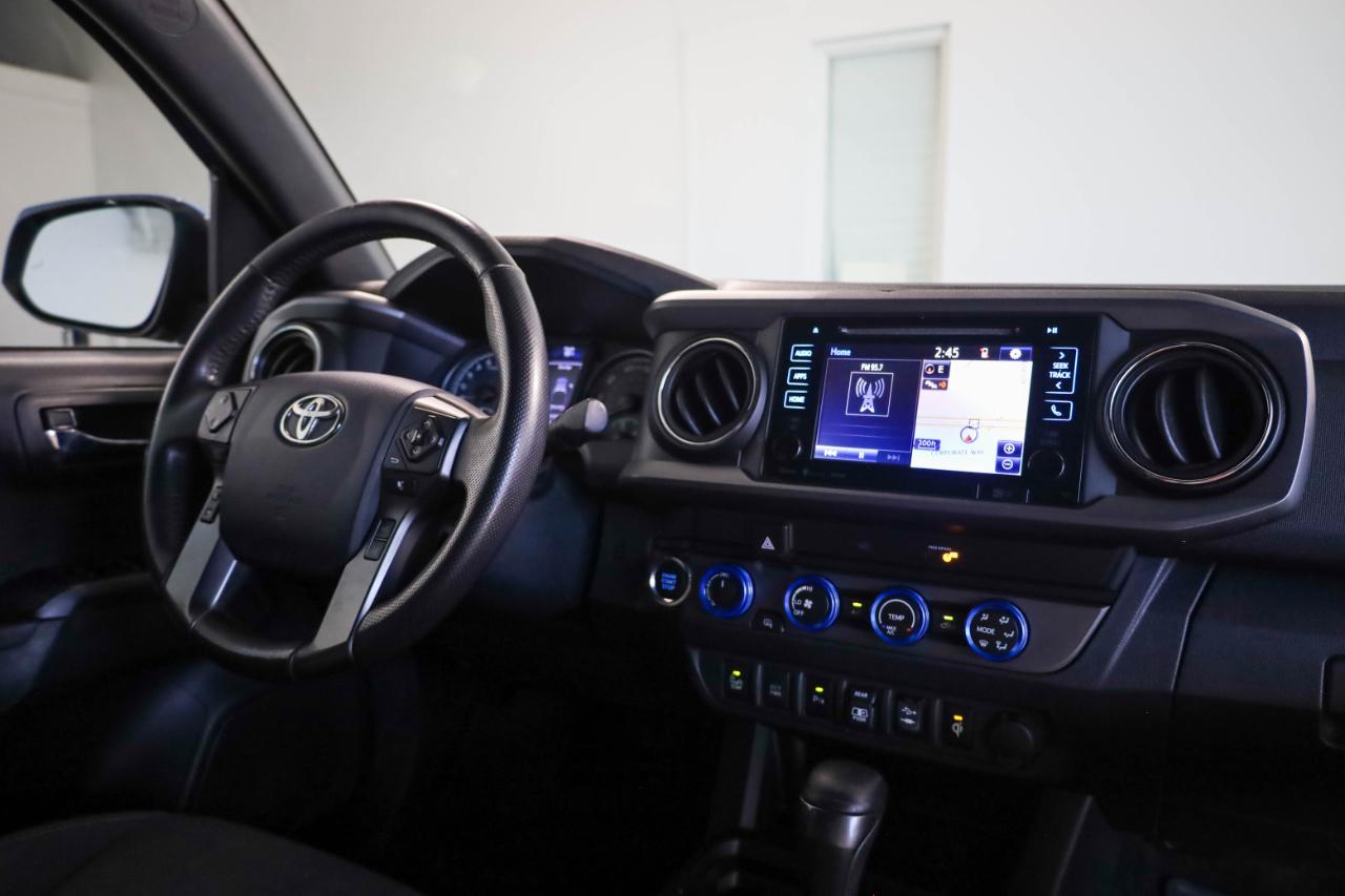 Toyota Tacoma photo 14