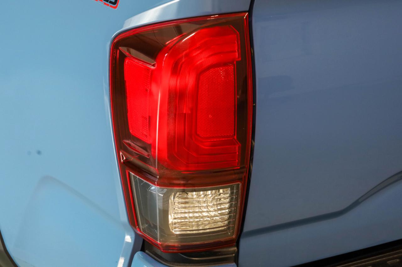 Toyota Tacoma photo 19