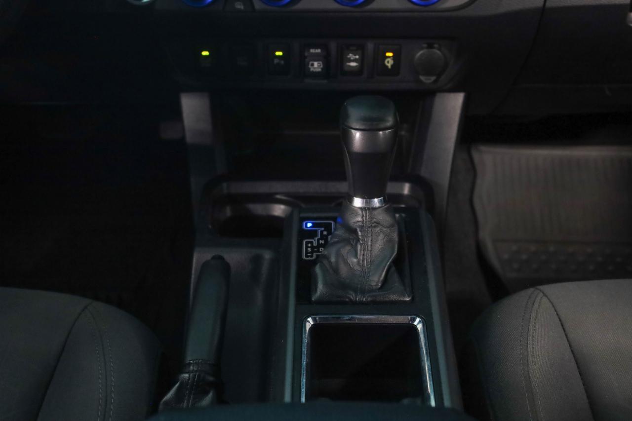 Toyota Tacoma photo 36
