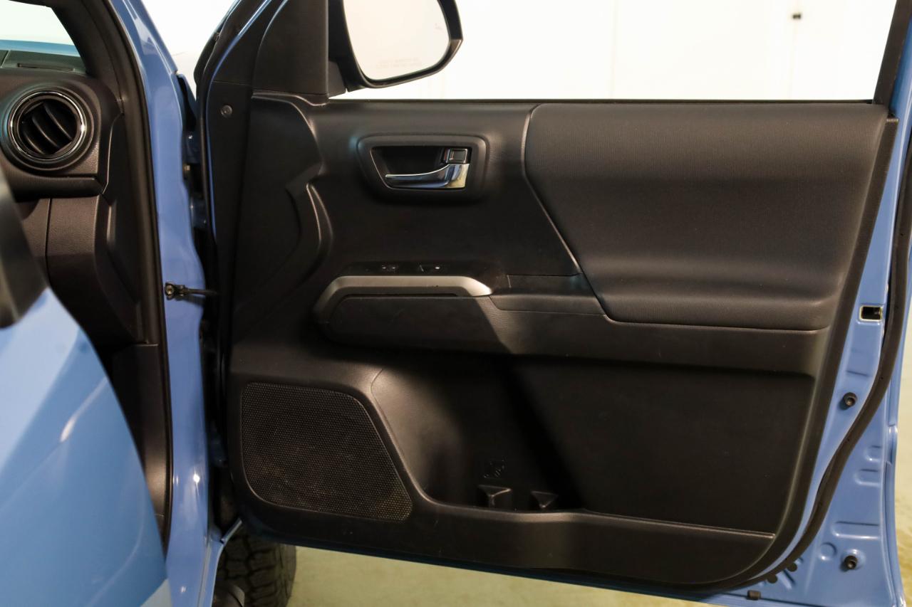 Toyota Tacoma photo 43