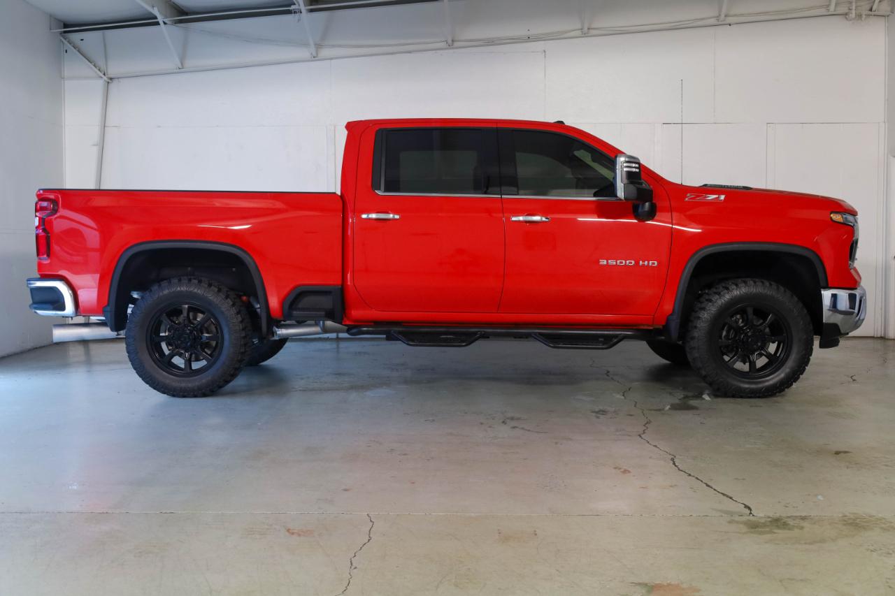 Chevrolet Silverado HD photo 4