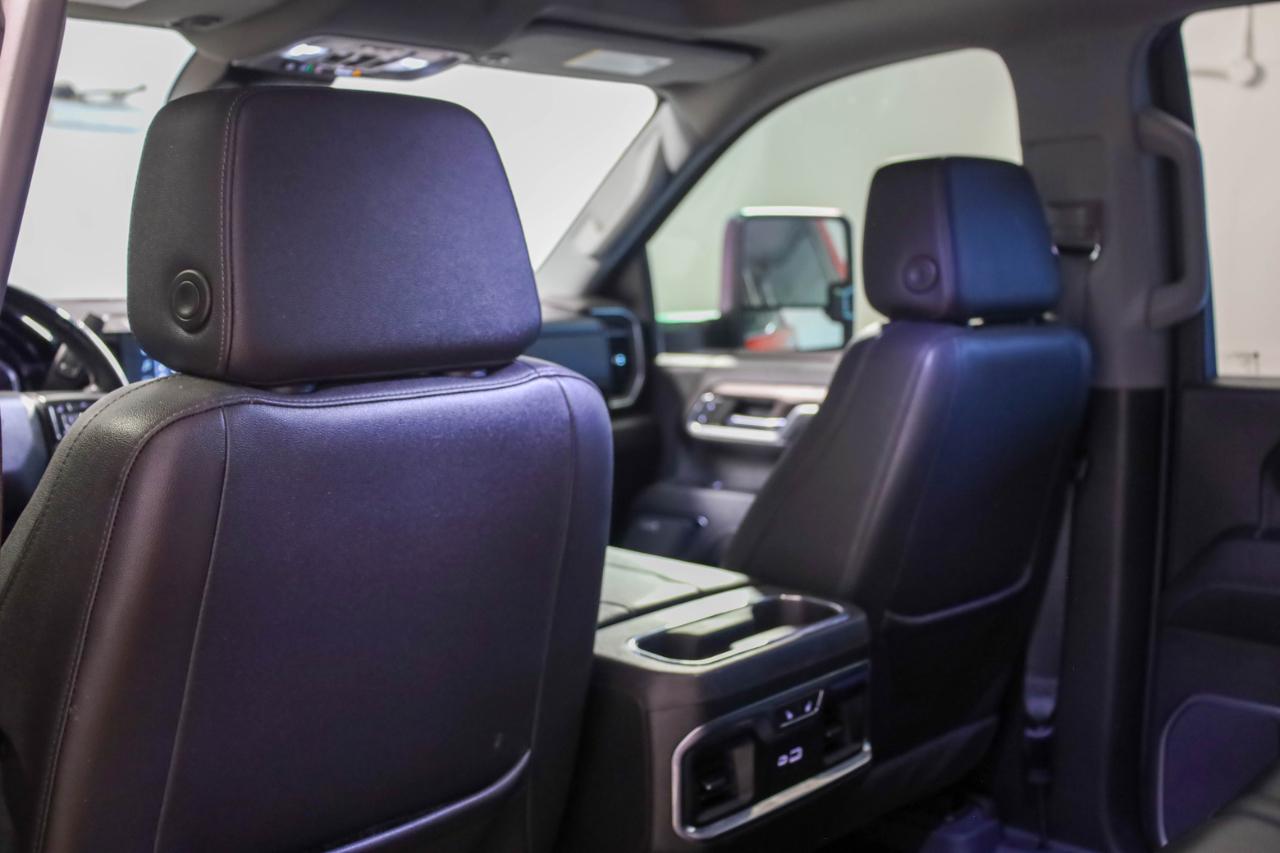 Chevrolet Silverado HD photo 18