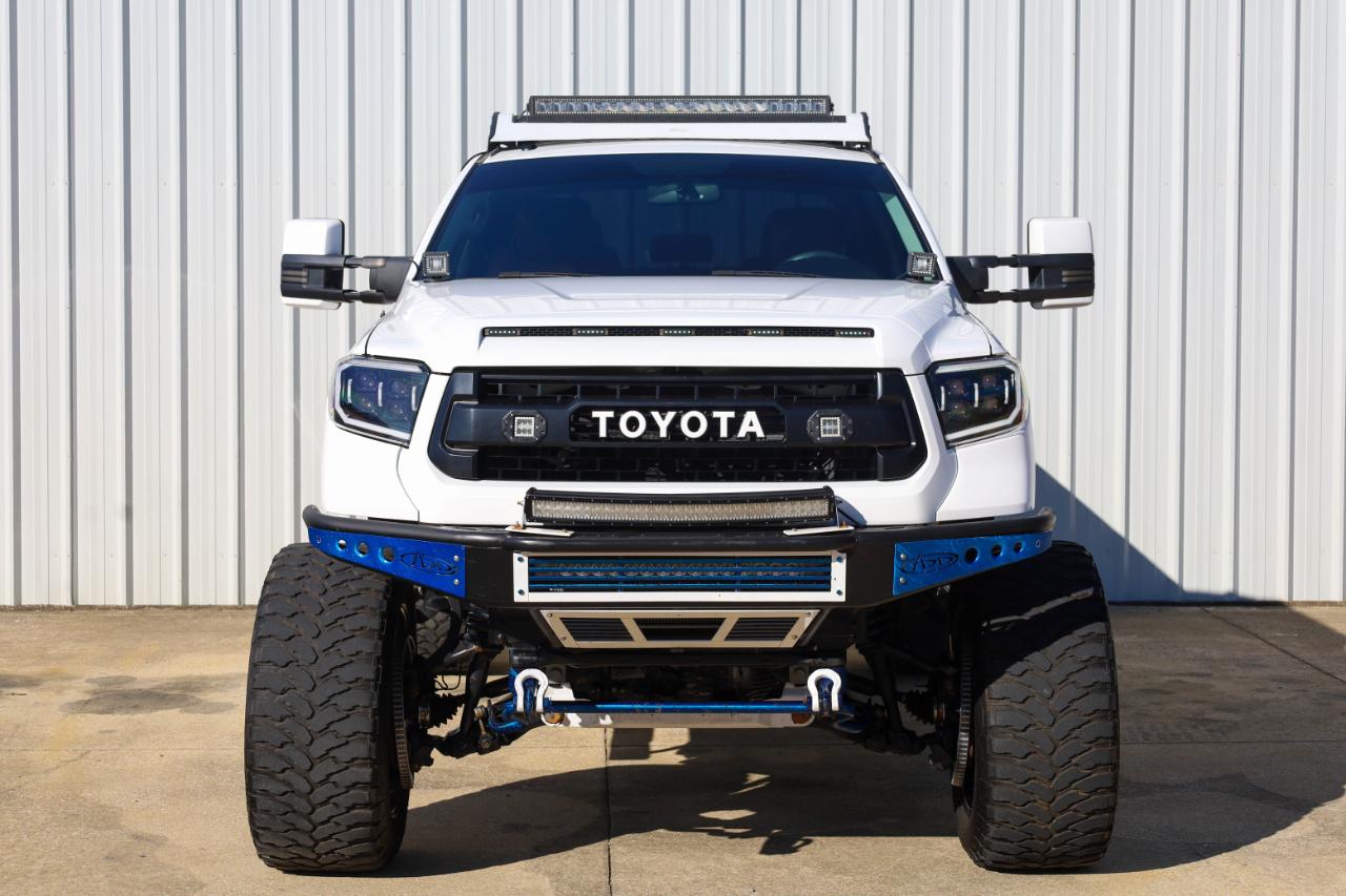 Toyota Tundra photo 2