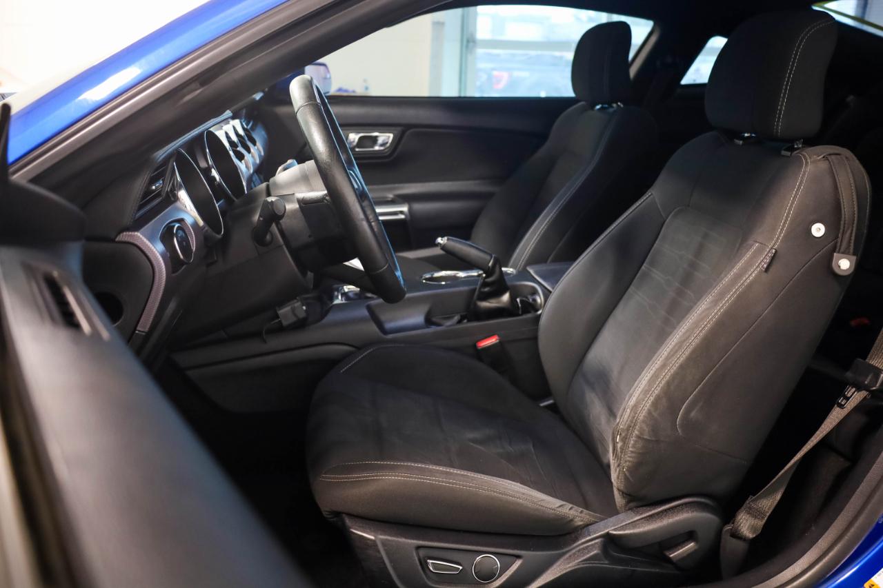 Ford Mustang photo 12