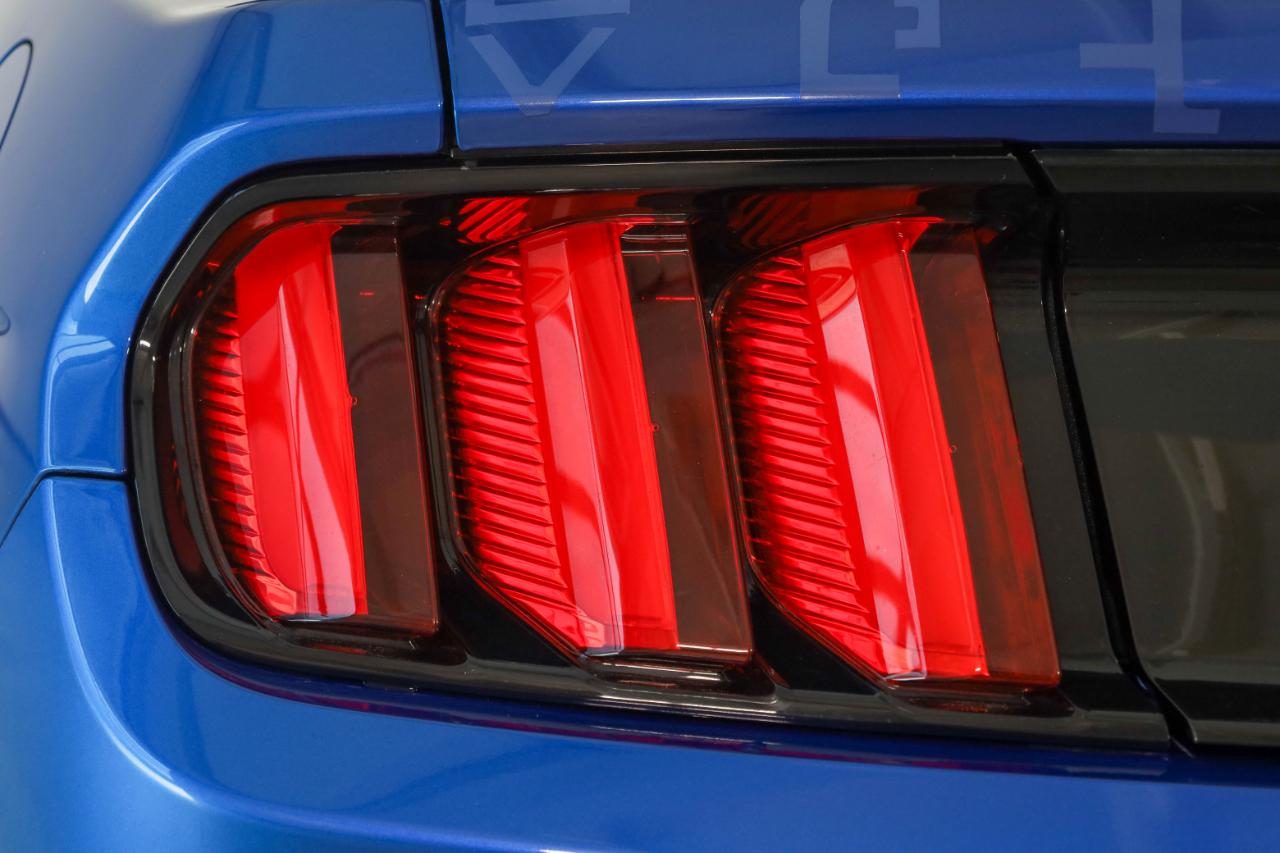 Ford Mustang photo 17