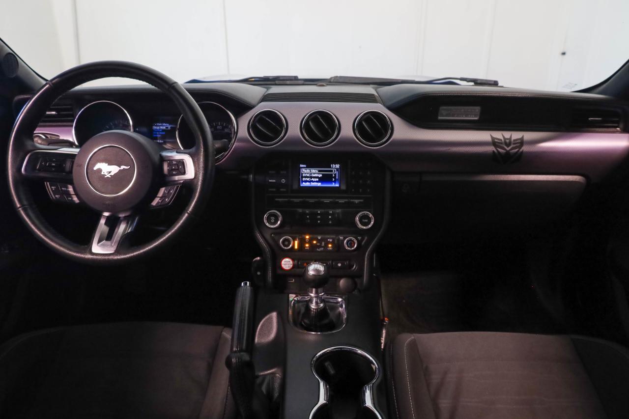 Ford Mustang photo 7