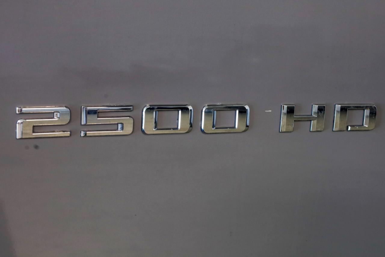 Chevrolet Silverado 2500HD Custom Crew Cab Short Box 4WD 2024