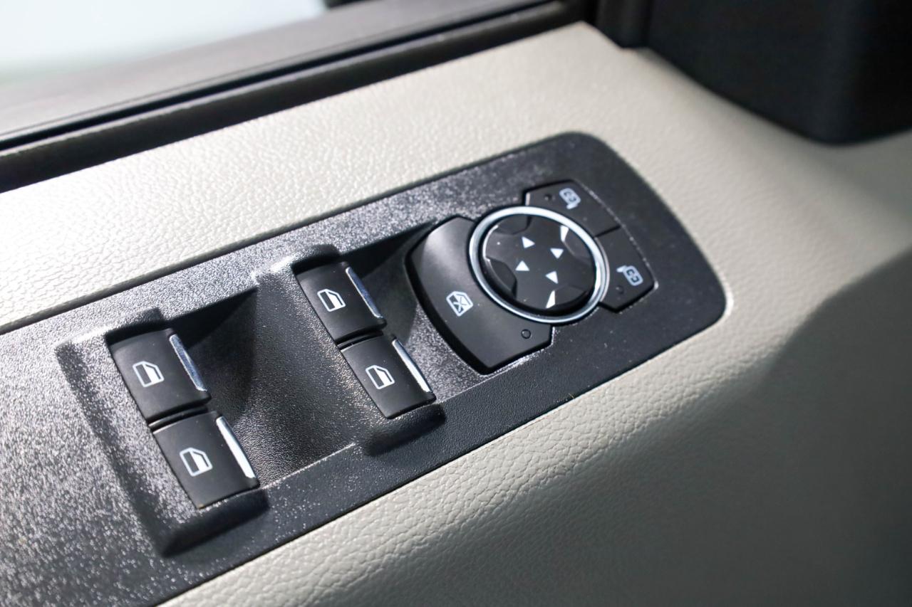 Ford F-150 4WD SuperCrew 145" XLT 2019