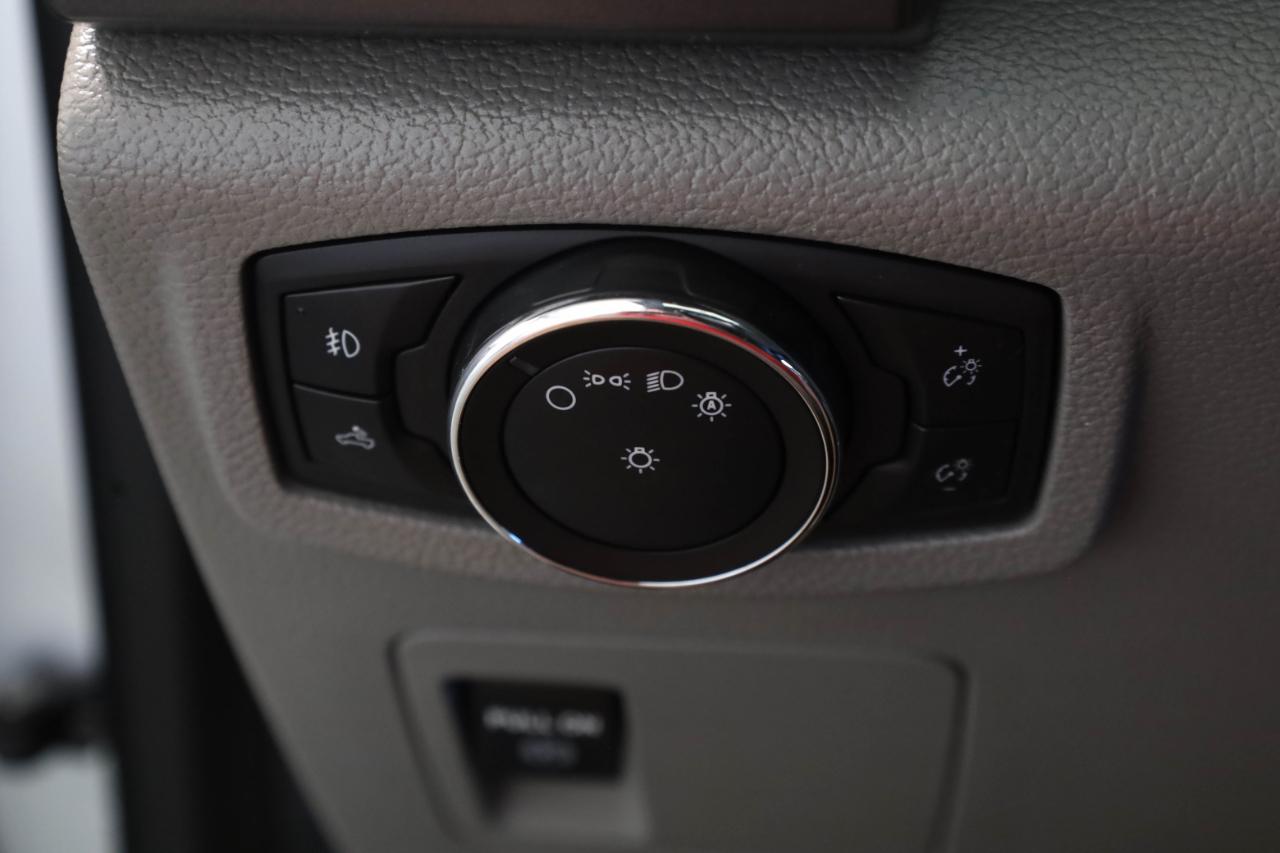 Ford F-150 4WD SuperCrew 145" XLT 2019