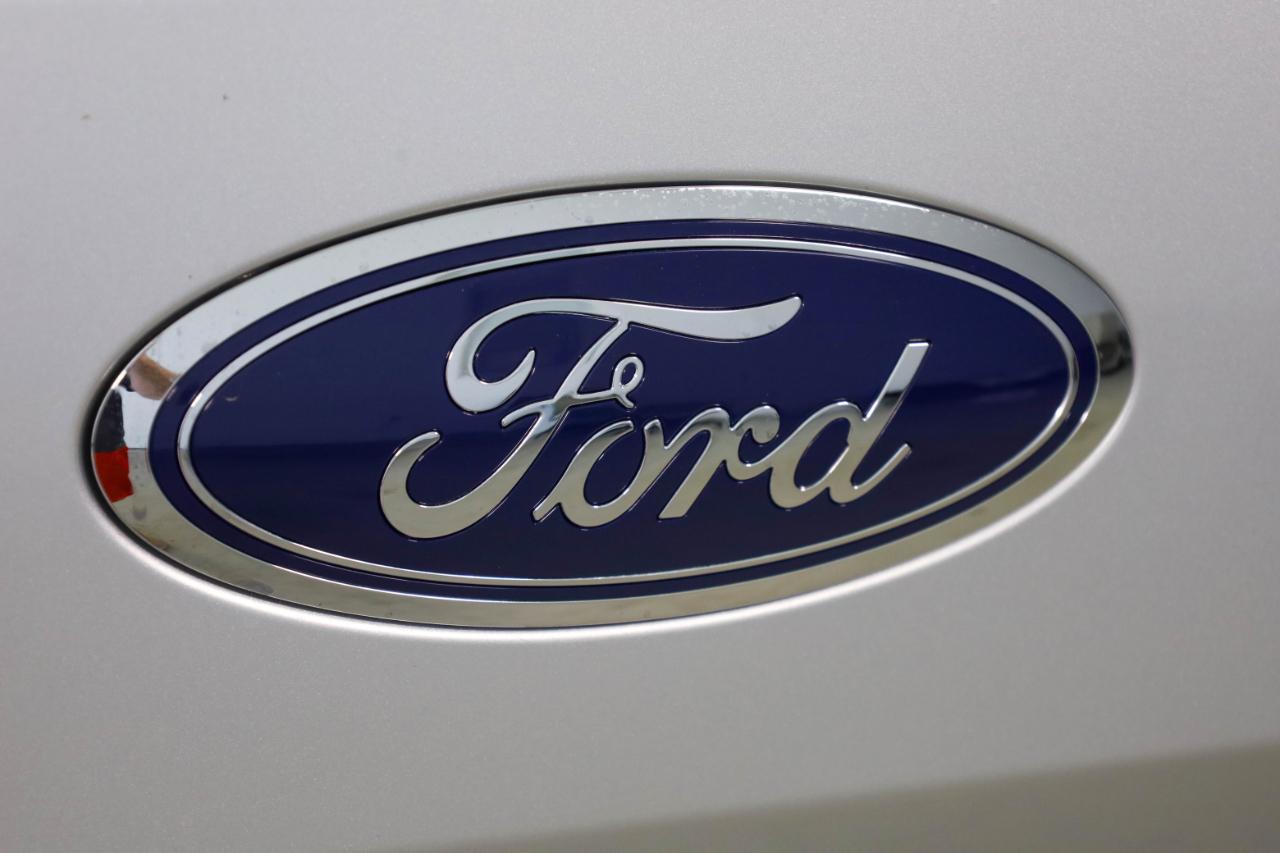Ford F-150 4WD SuperCrew 145" XLT 2019