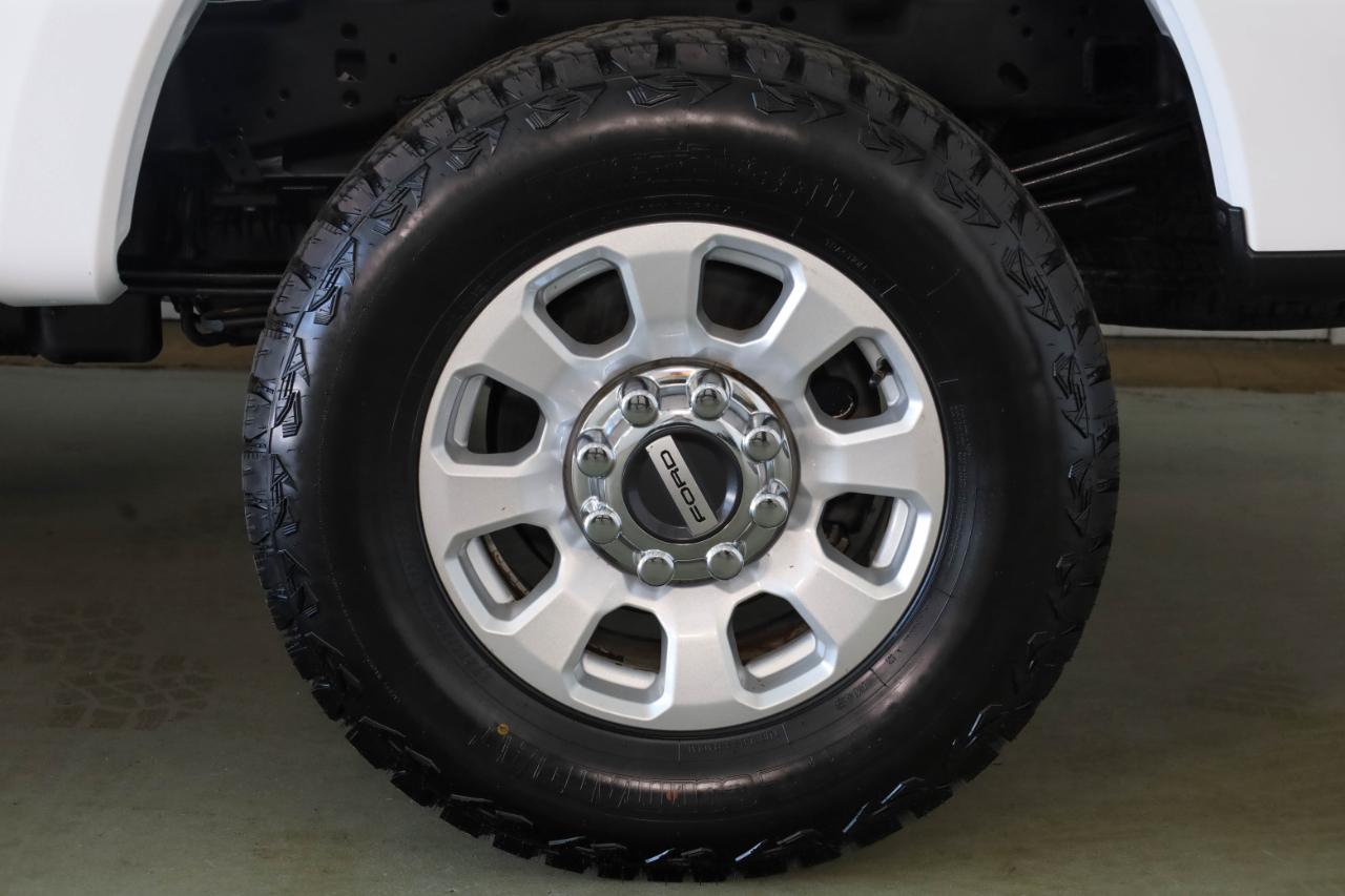 Ford Super Duty F-250 SRW XLT 4WD Crew Cab 8' Box 2024