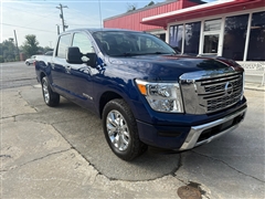 2021 Nissan Titan  2021 Nissan Titan