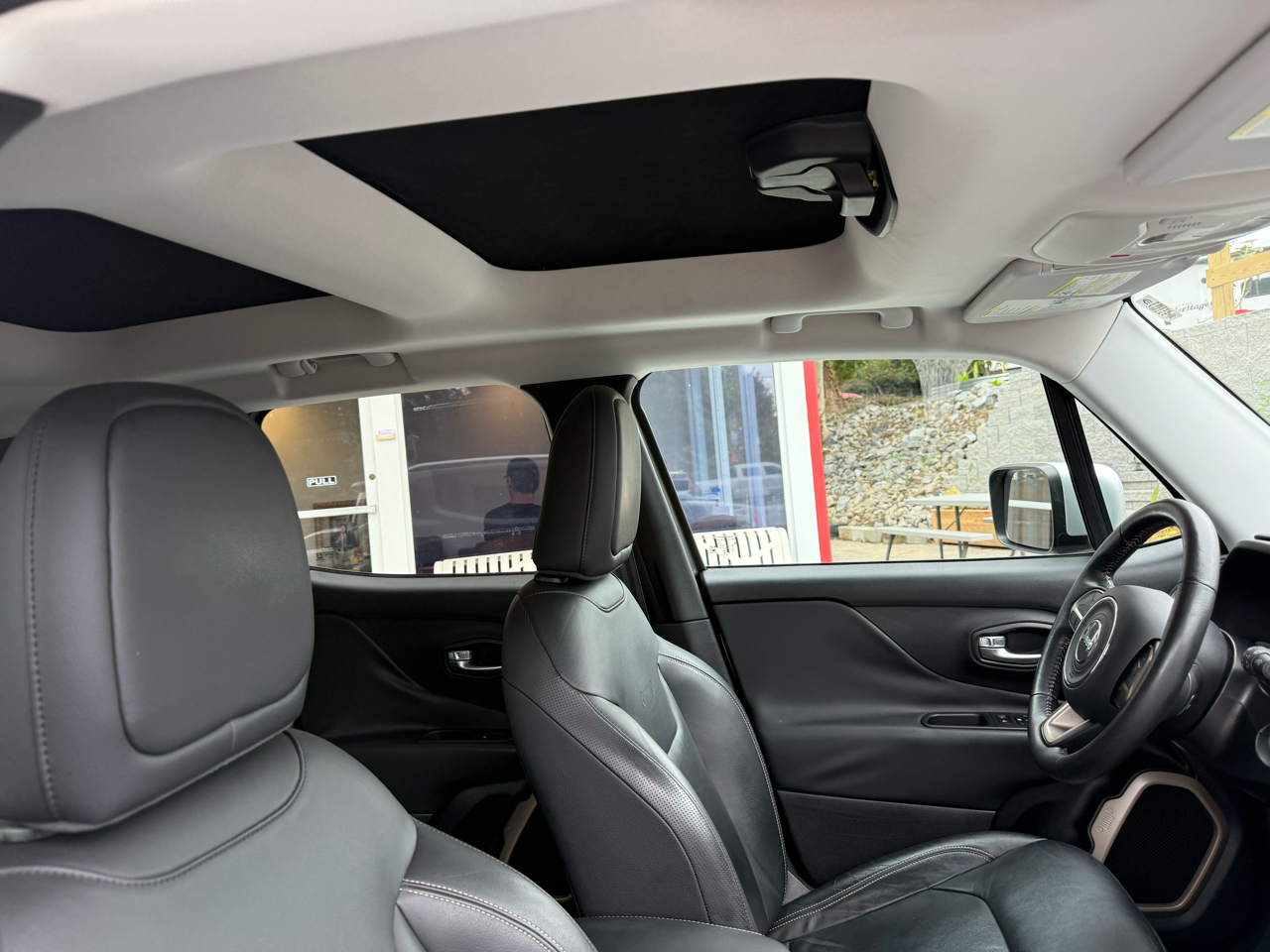 2017 Jeep Renegade Limited photo 4